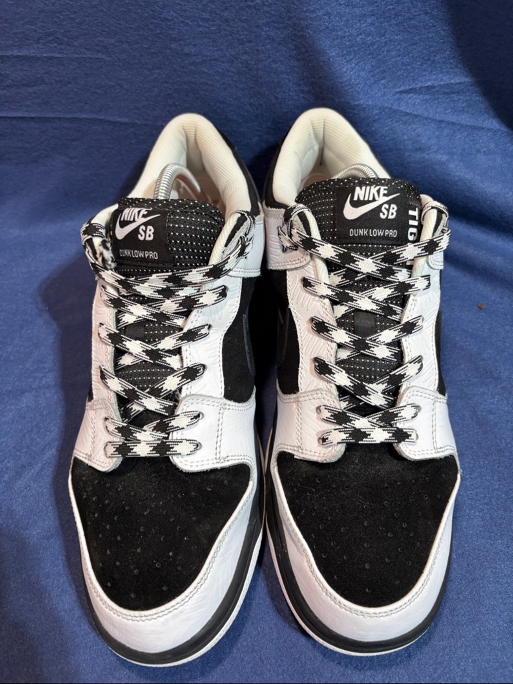 Nike Black and White Low Top Skate Shoes